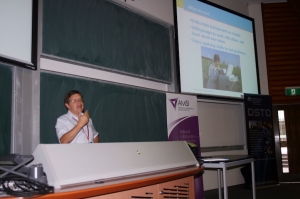 Dr Ian Saunders talks to AMSI Summer School students about careers at CSIRO